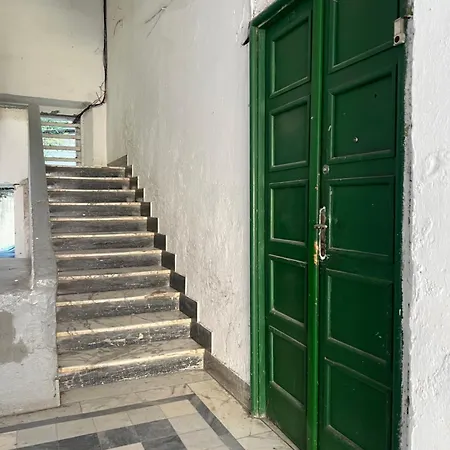 Redvelvet Blloku ティラナ