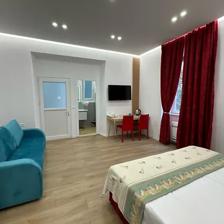 Redvelvet Blloku * ティラナ