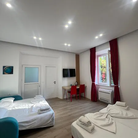 Redvelvet Blloku ティラナ