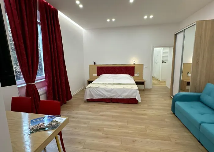 Redvelvet Blloku * 티라나